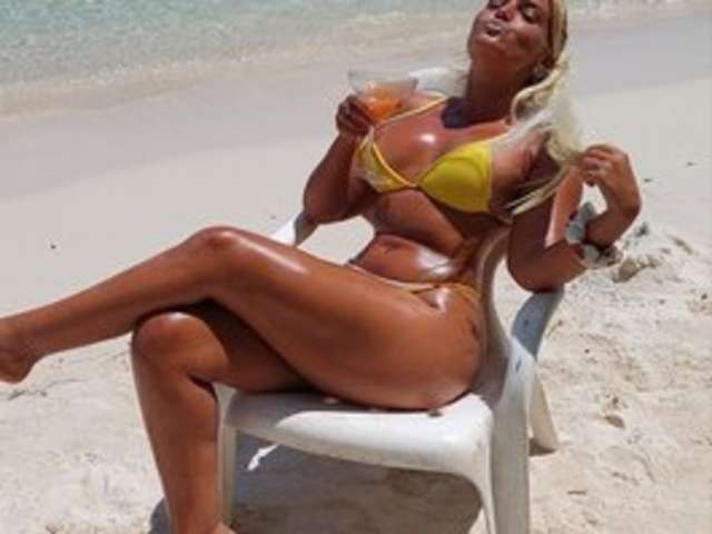 go to chat with KikiSexyBaee