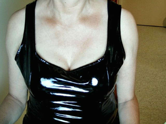 go to chat with KinkyKiki