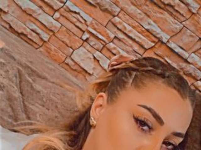 go to chat with KiraVelvet1