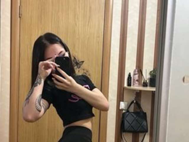 go to chat with KoralinaXo