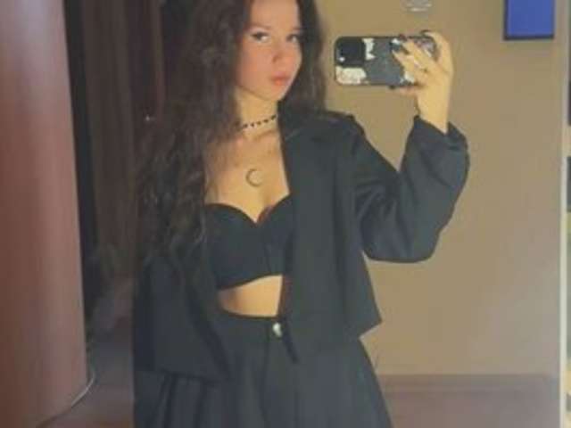 go to chat with KristinaBlow