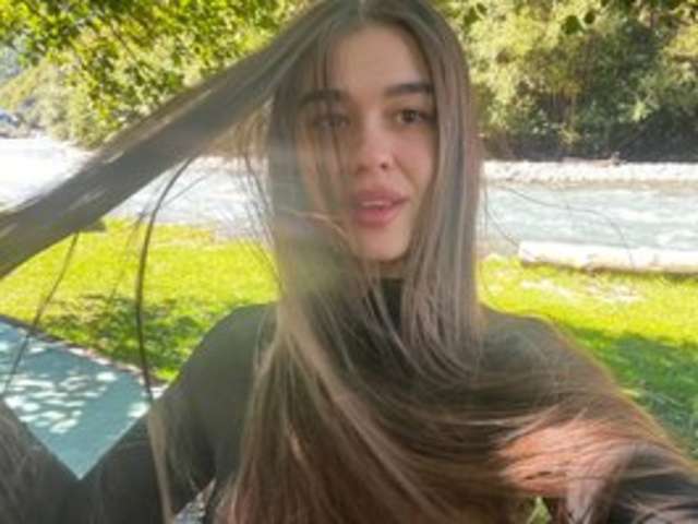 go to chat with KylieDalton18
