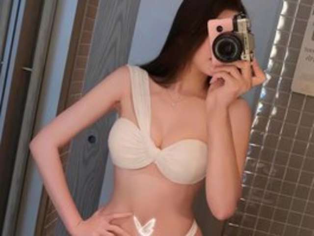 go to chat with Lady-Young