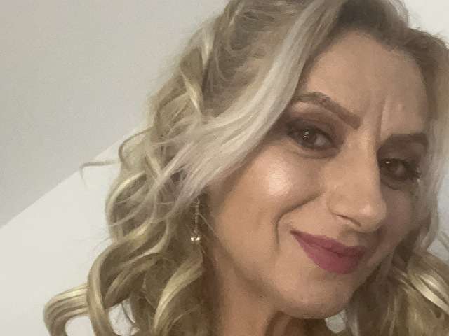 go to chat with LadyBlonde77
