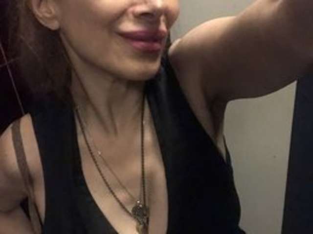 go to chat with LadyJess