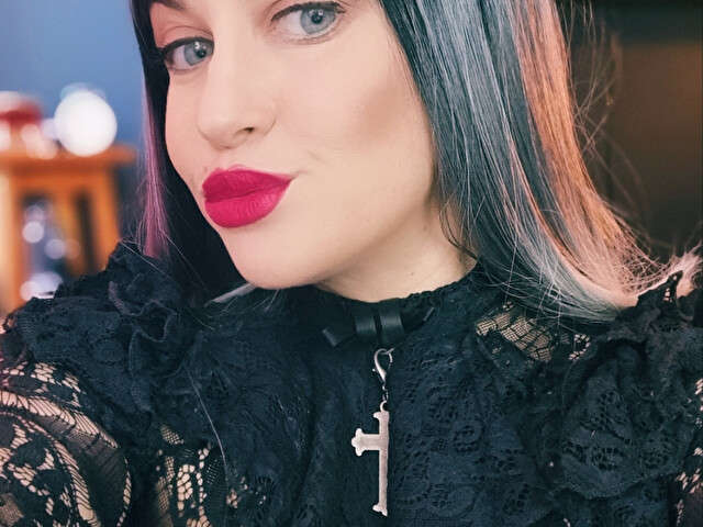 go to chat with LadyScorpion