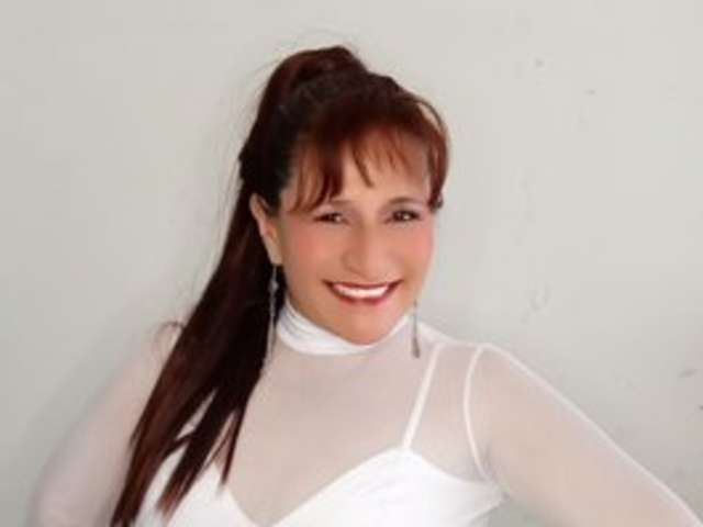 go to chat with LailaMoon