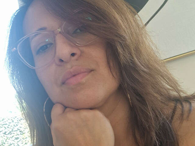 go to chat with Lalababe