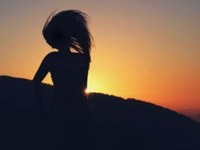 go to chat with Lallie-Nora