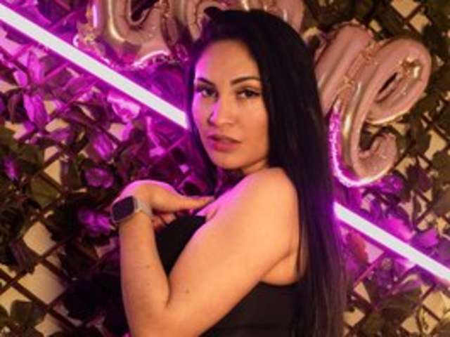 go to chat with Lana-Box