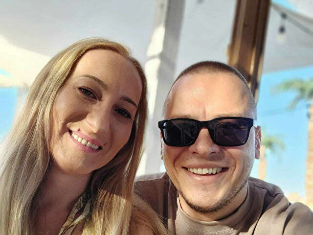 go to chat with LandCcouple
