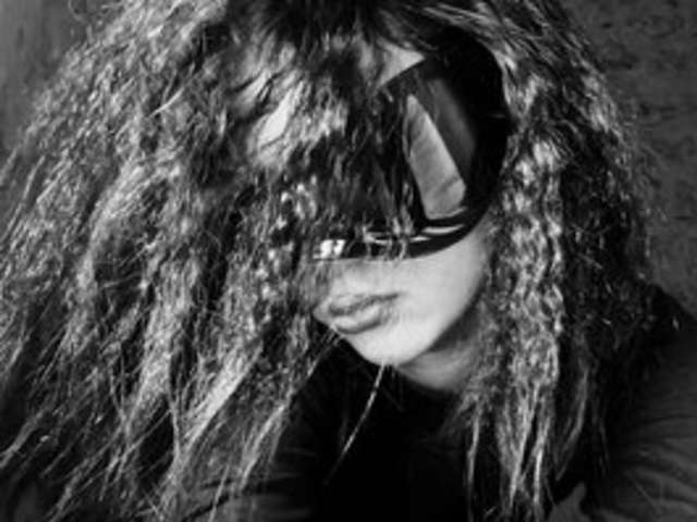 go to chat with LaraNazira