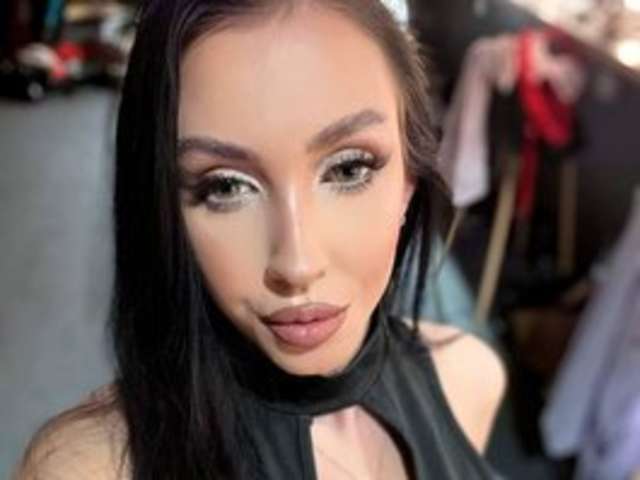 go to chat with LaraSLR