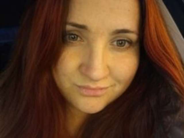 go to chat with LaraXXX33