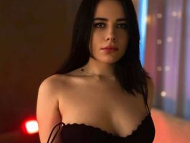 go to chat with Laura-aa
