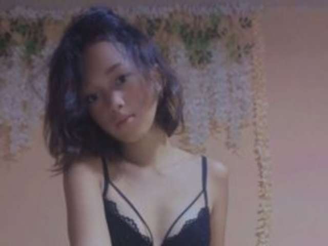 go to chat with Laura1881