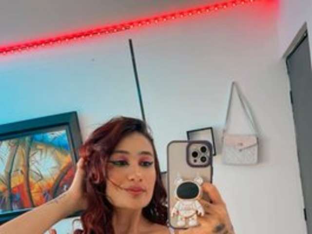 go to chat with Laurahoot20