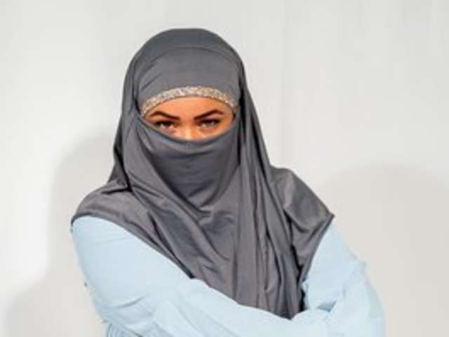 go to chat with Layla-arabelle