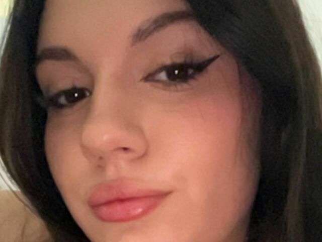 go to chat with LaylaAmazing