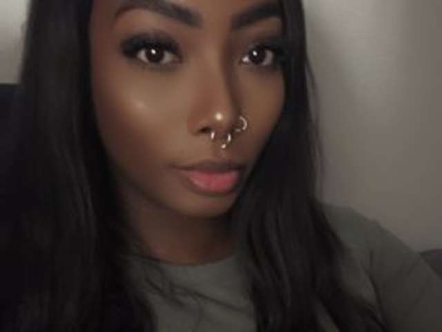 go to chat with LaylaAriana