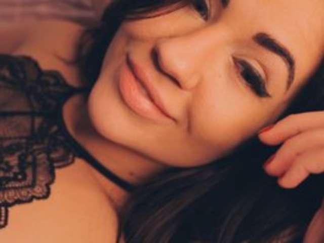go to chat with LeaEden