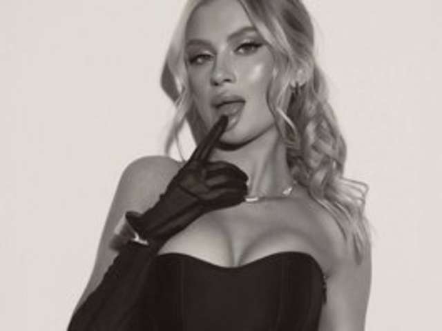 go to chat with LegallyBlondea