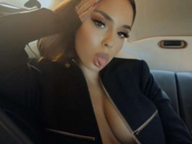 go to chat with Leila34