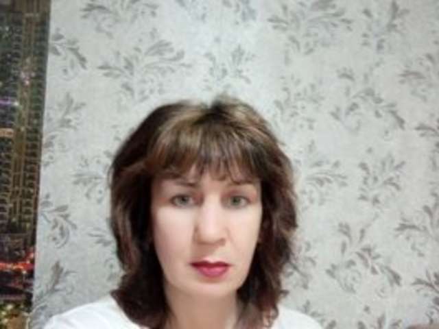 go to chat with LeilaValentine
