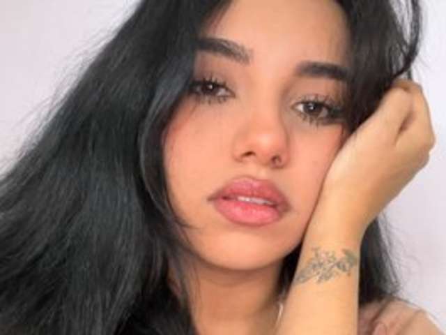 go to chat with LennahDavies