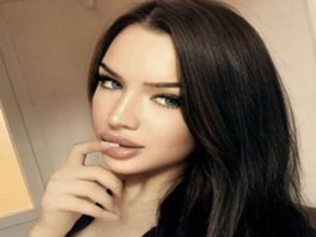 go to chat with LeontineCuffie