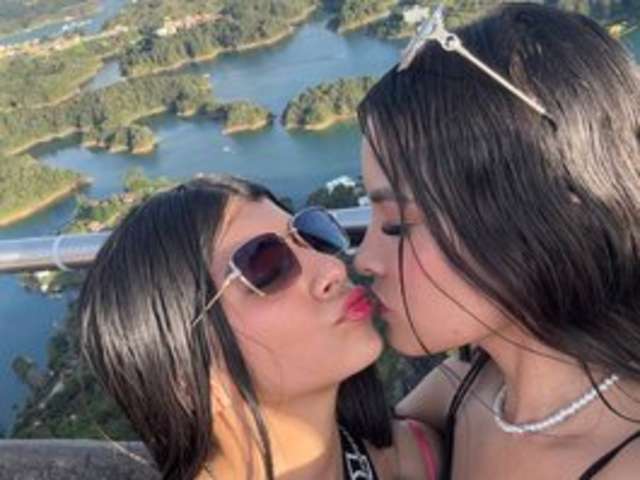 go to chat with Lesbianbarbiie
