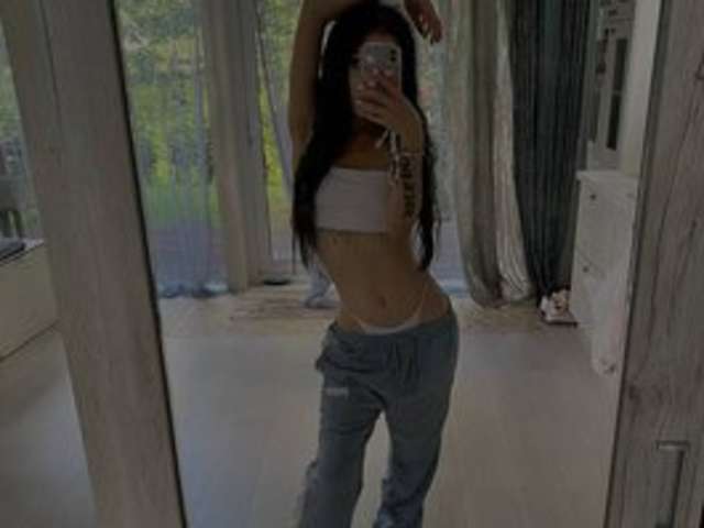 go to chat with Lexi-blue
