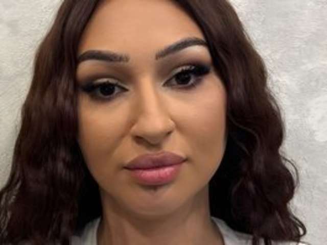 go to chat with LeyaLeigh