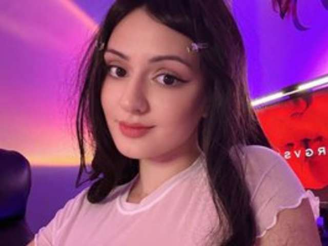 go to chat with LeylaPuff