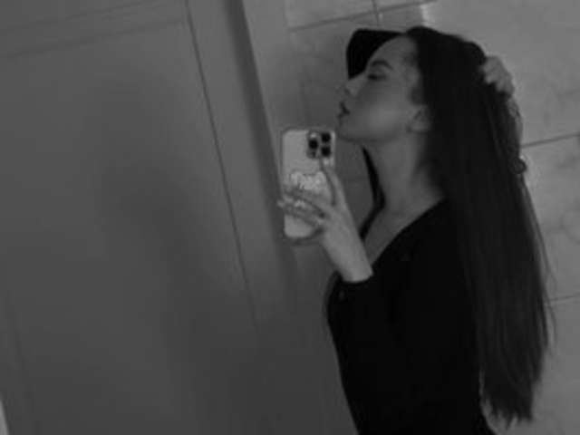 go to chat with LiaDark