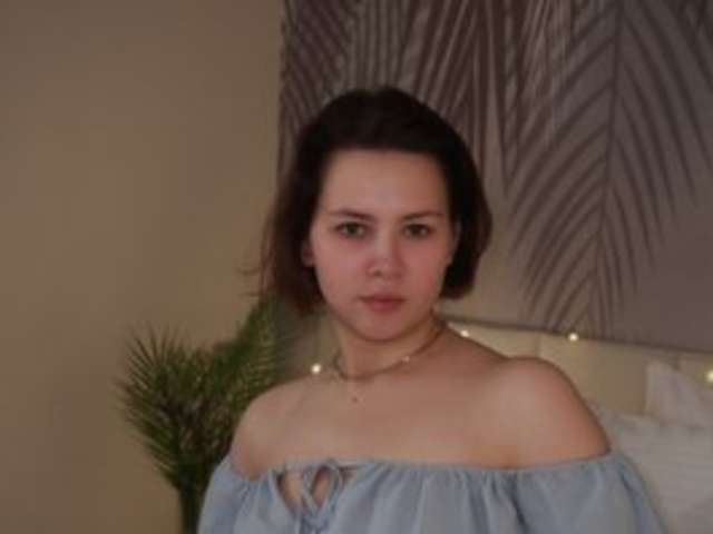 go to chat with LiaKnox