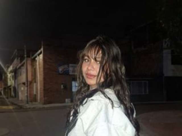 go to chat with LiaTeylor