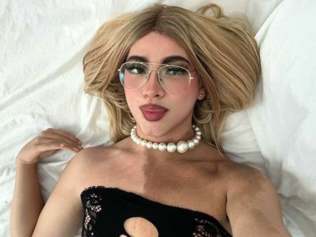 go to chat with Liacollins