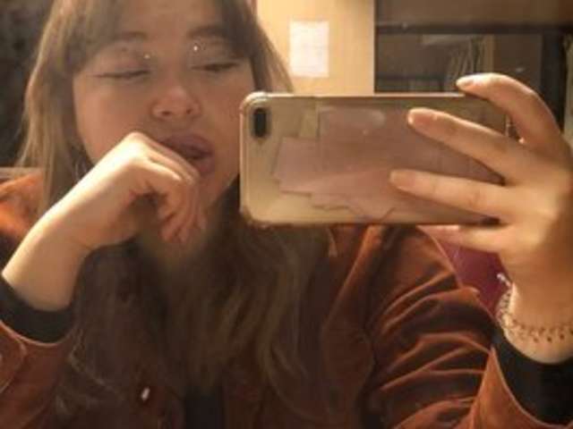 go to chat with Lili-2003