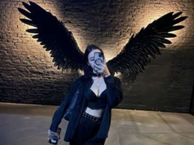 go to chat with LiliJane