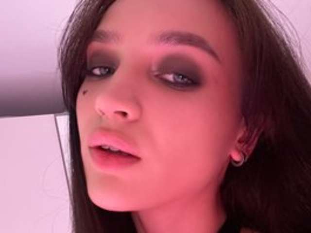 LILITH-CAIN amateur webcam photo