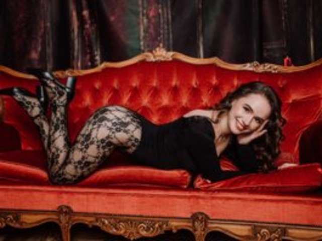go to chat with Lillians