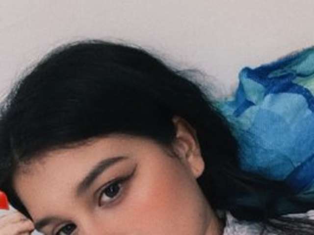 go to chat with Lilly-depp