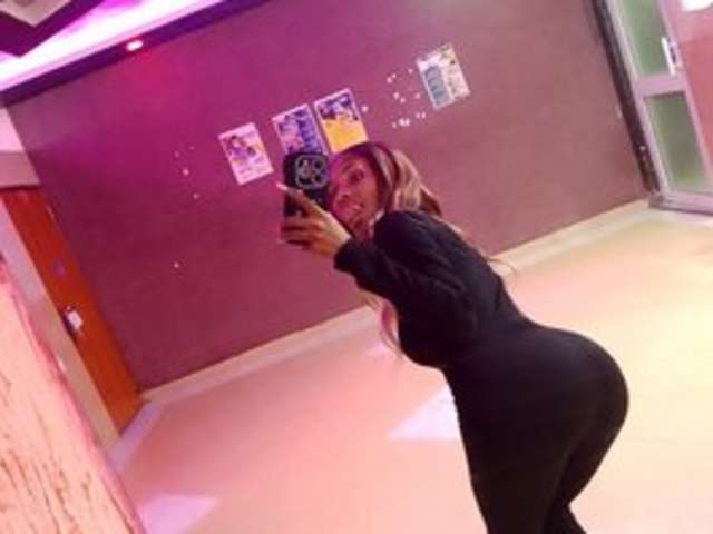 go to chat with LillyGoddess