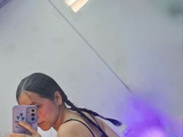 go to chat with Lily-Rouse