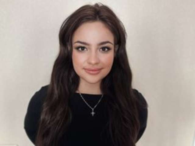 go to chat with LilyCarter