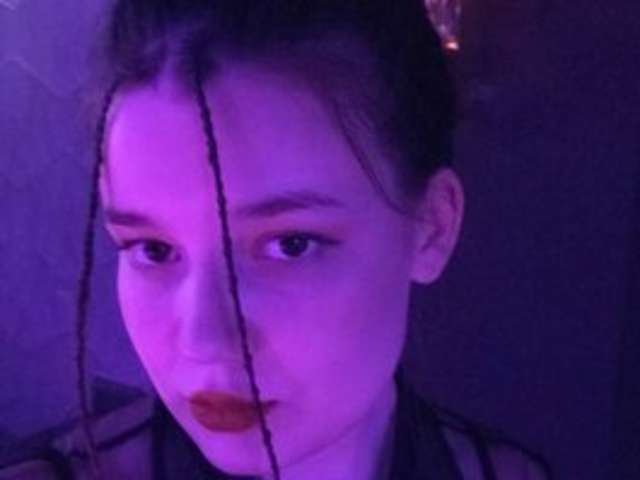 go to chat with LinaElasmyr