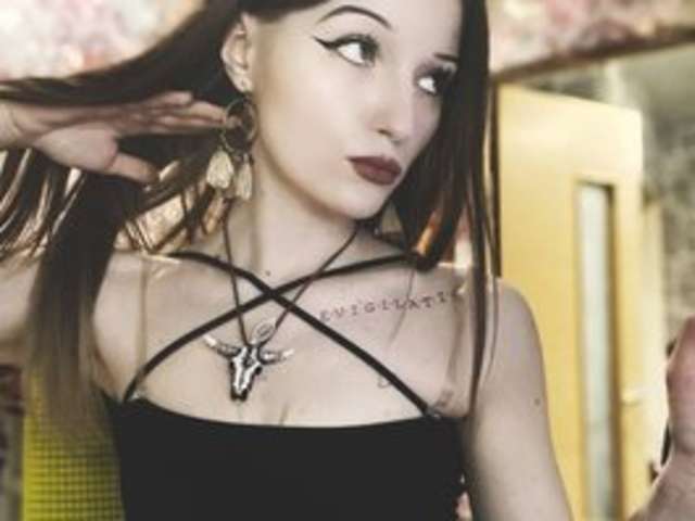 LINDSAY-EVANS amateur webcam photo