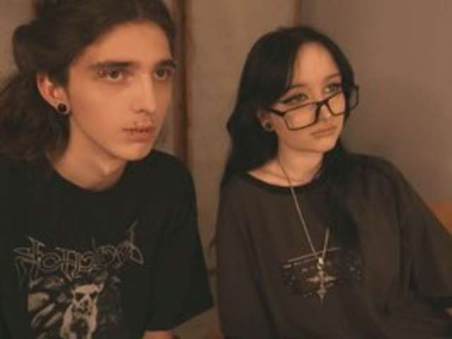 go to chat with LinkandZelda