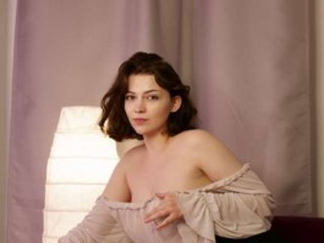 go to chat with Liralei